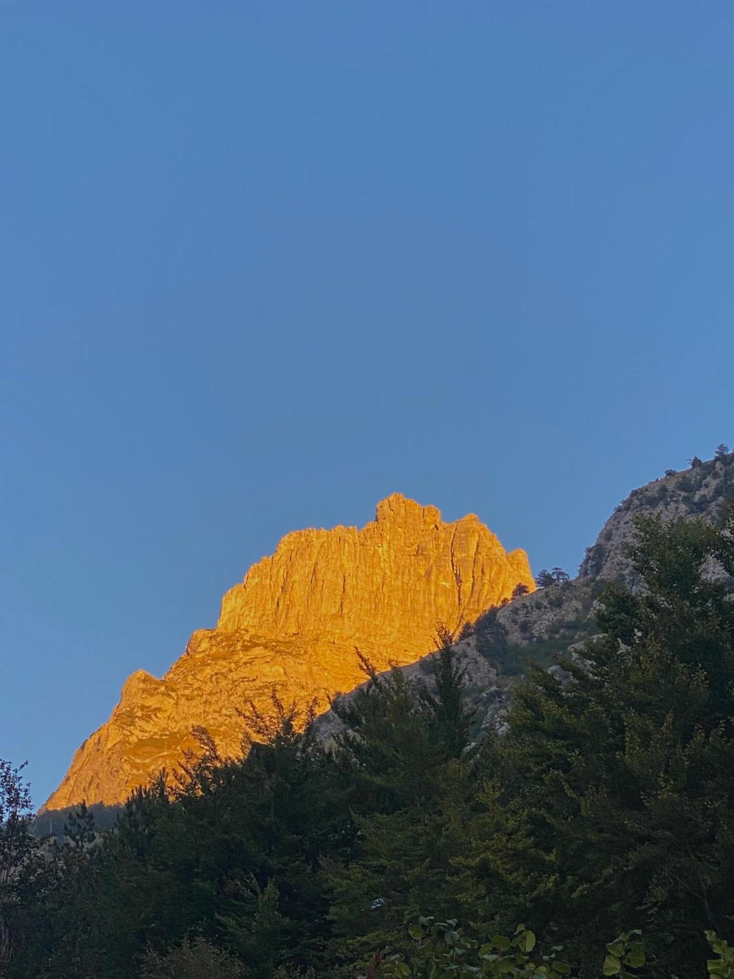 Guesthouse Rexhepi, Valbone Bajram Curri Kültér fotó